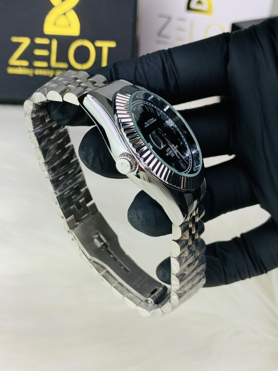 Roman Model Date Just | black